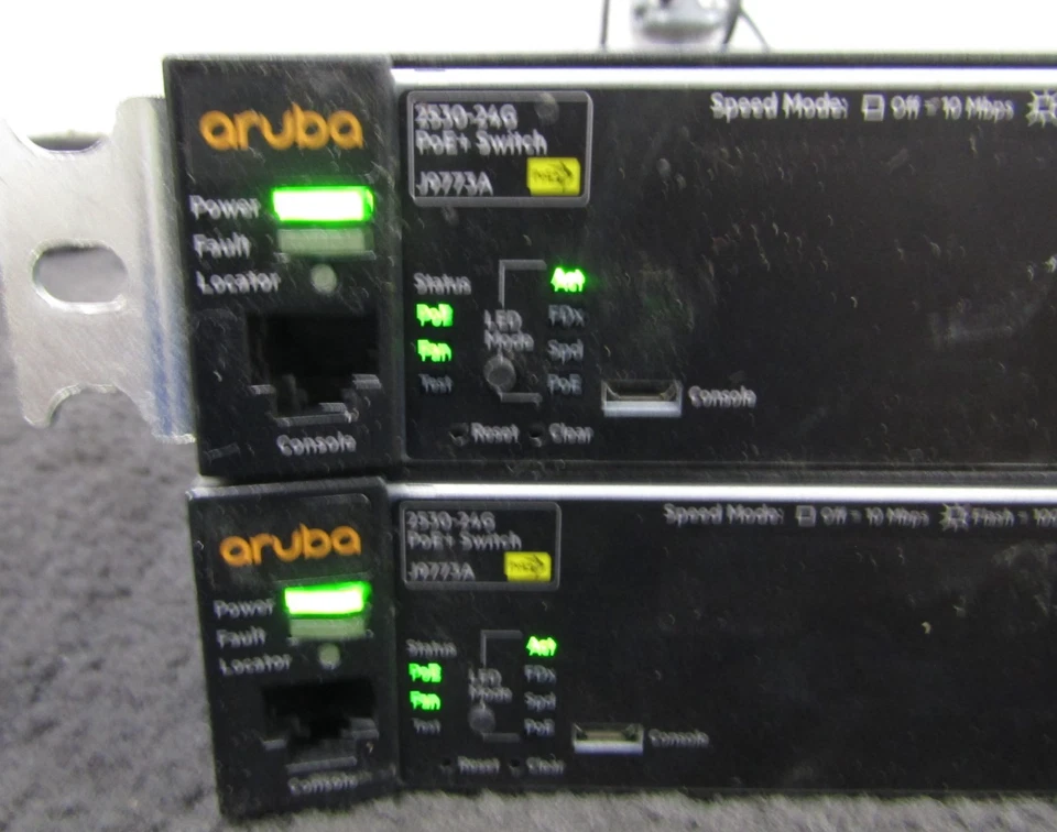 LOTE DE 2 CONMUTADORES HPE ARUBA 2530-24G J9773A PoE+ 24 puertos Gigabit Ethernet Foto 4 de 4
