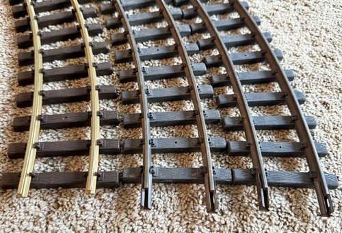 Aristo-Craft 11100 G Scale Brass Curve 4' Diameter Curved Track (12 pcs) - Picture 5 of 19