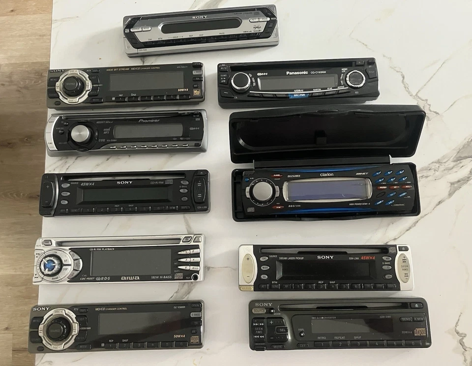 SONY JVC KENWOOD CLARION RADIO FRONTS 63 In Total Job Lot - Image 4 of 4