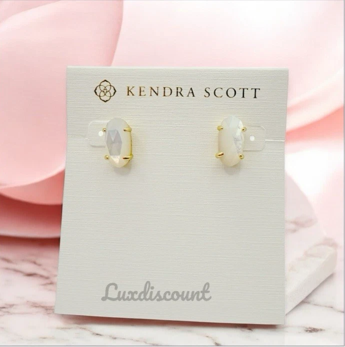 Pendientes Kendra Scott Betty de oro mate con concha de marfil Foto 4 de 4