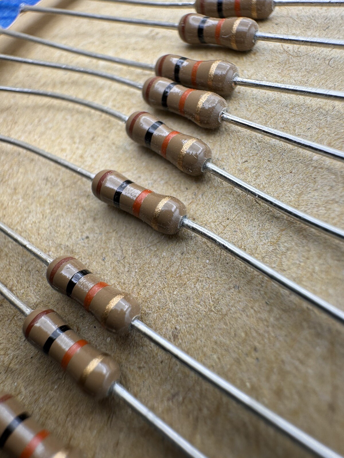 RESISTORI A PELLICOLA METALLICA DA 1/2 WATT (0.5W) - TUTTI I VALORI DA 1K OHM A 6.2M OHM, TOLLERANZA 1%