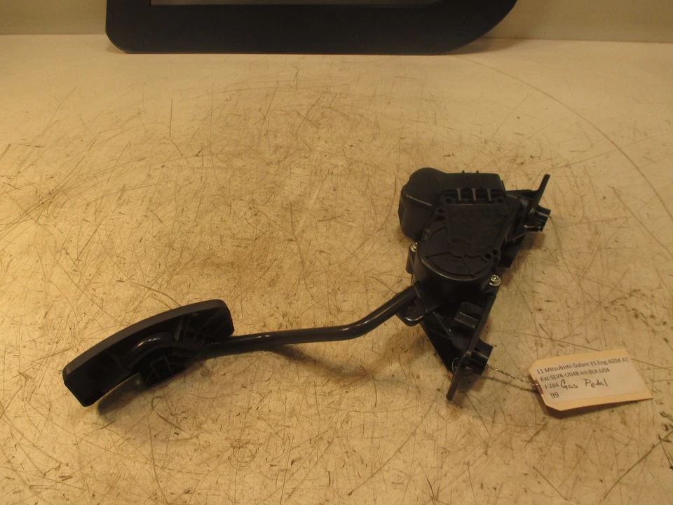 Mitsubishi Galant ES 2011 OEM gasolina combustible pedal de aceleración  Foto 2 de 4