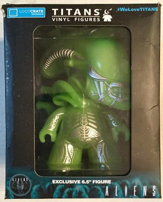 Loot Crate Alien Exclusive 6.5  Titan Vinyl Figure Zeno Morph Variant GITD