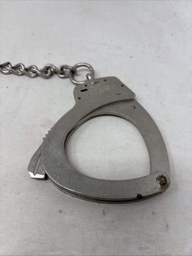 Smith And Wesson M1900 Ankle Cuffs/ Leg Irons Stainless Finish NO KEY. (5) - Picture 6 of 6