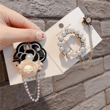 Luxury Design Camellia Fabric Brooch Jewelry Pearl Tassel Flower Pin for Woman