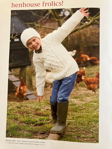 Sirdar Strickmuster Kind Aran 17 Designs Pullover Mütze Strickjacke 383 890.1.2 - Bild 6 von 15