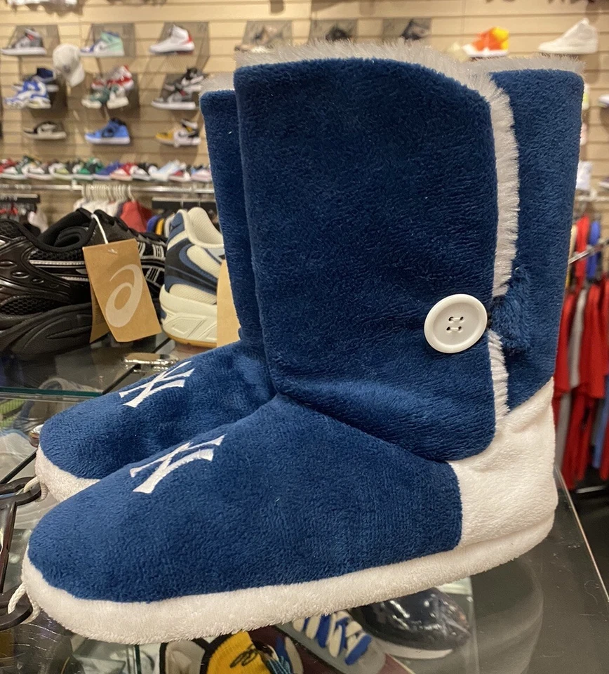 NUEVO CON ETIQUETAS ZAPATILLAS/BOTAS DE BÉISBOL NEW YORK YANKEES SIN CORDONES DAMAS ADULTAS Pequeñas Foto 2 de 4