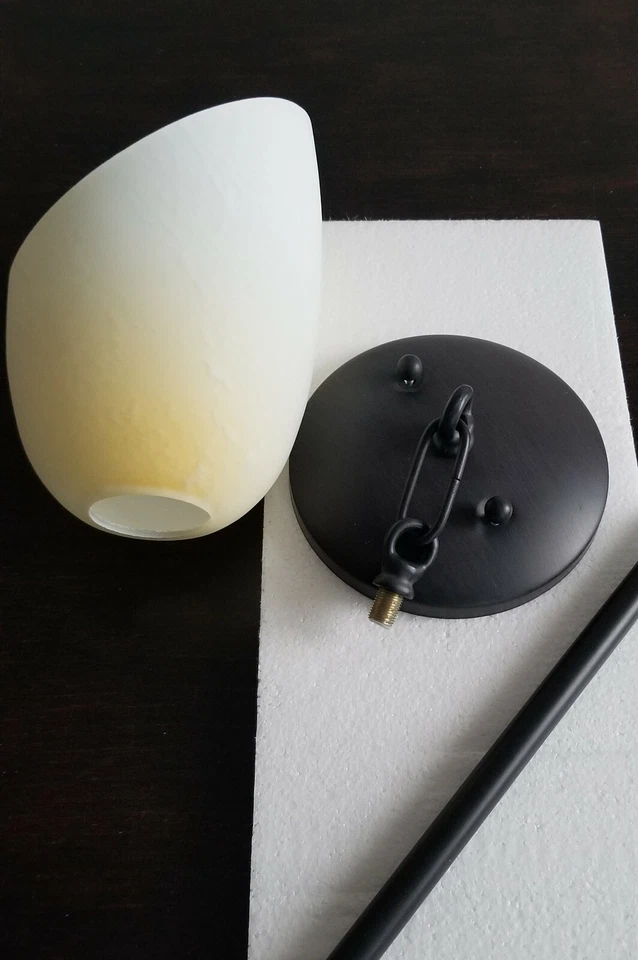 Mini accesorio colgante Thomas Lighting; vidrio estilo crema pintado a mano Foto 4 de 4