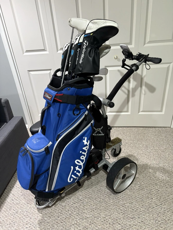 Carro de golf eléctrico Bat Caddy X4R NO REMOTO - modificado para palos soporte recto Foto 4 de 4