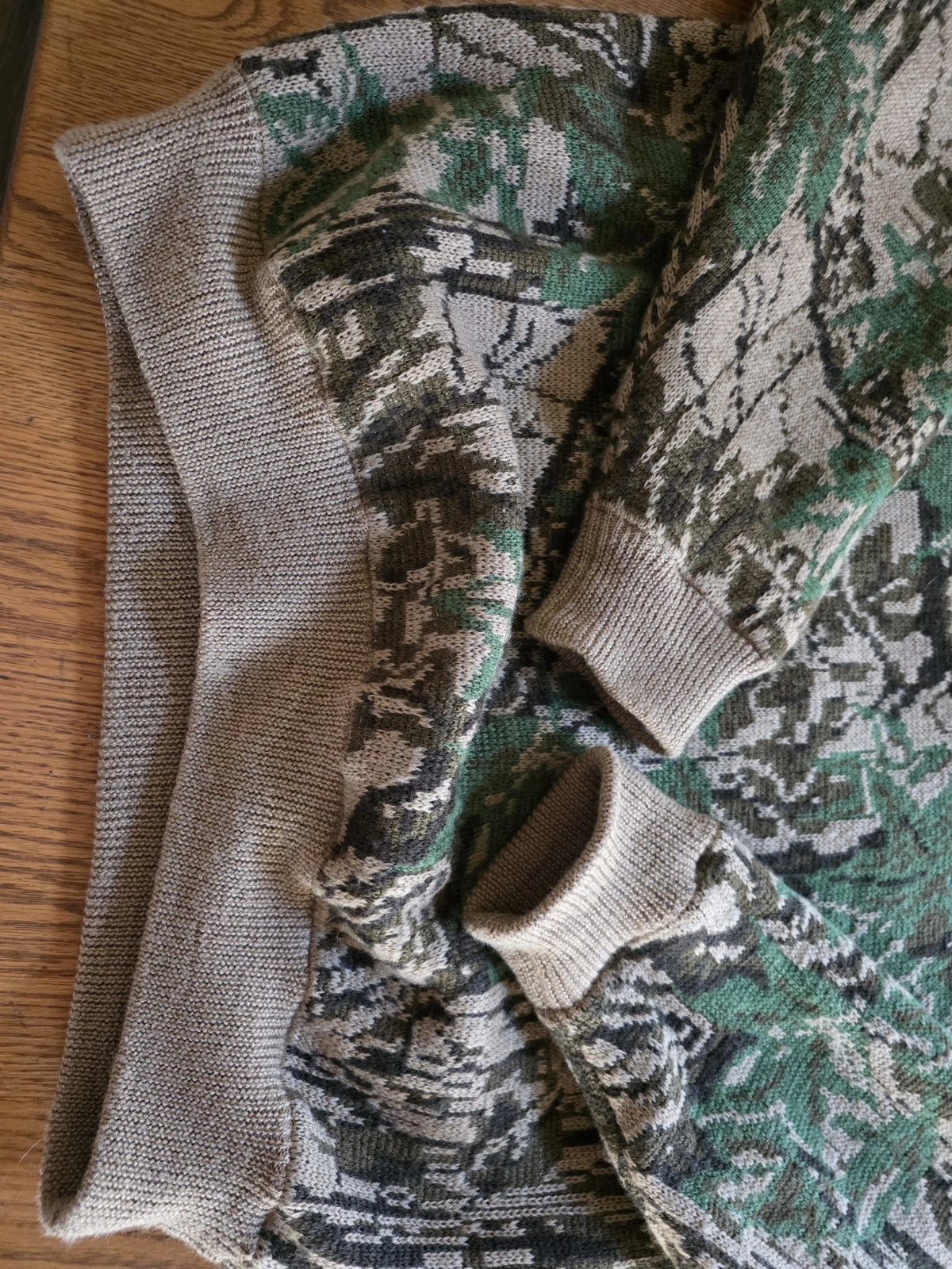 Cabela's vintage camouflage wool sweater. Goretex lined 2XL 930449 - product detail image 4