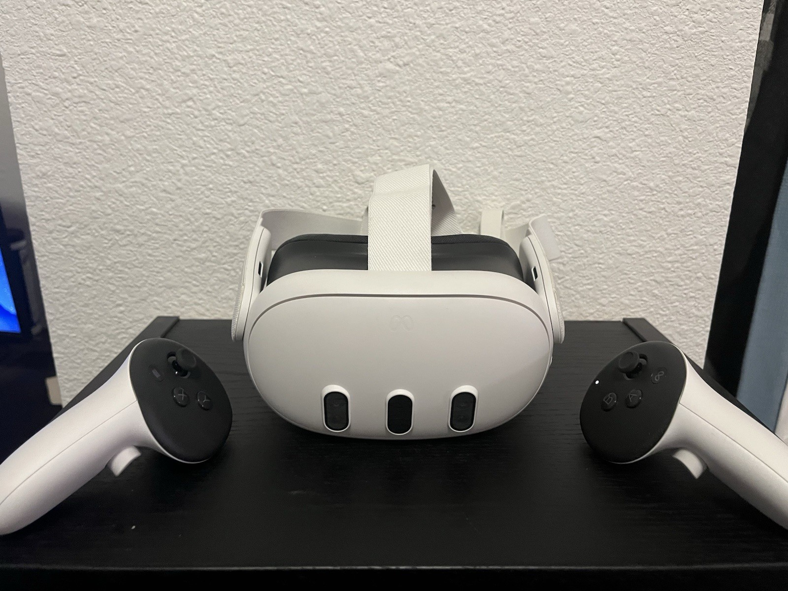 Meta Quest 3 Batman: Arkham Shadow Edition 512GB w/ controllers and box
