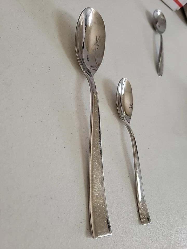 2 Thomas 18/10 Stainless Spoons, MCM, Flat Ended Handle with Oval Spoon - Image 3 of 4