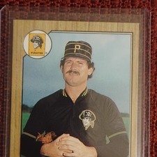 Topps 1987 Don Robinson Pittsburgh Pirates Baseball Card #712 Base Set