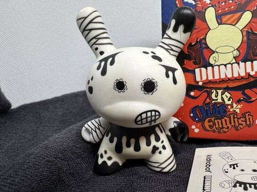 Kidrobot Ye Olde English 2011 Dunny Series Uamou Untitled 2/25 Vinyl Figure - Bild 3 von 6