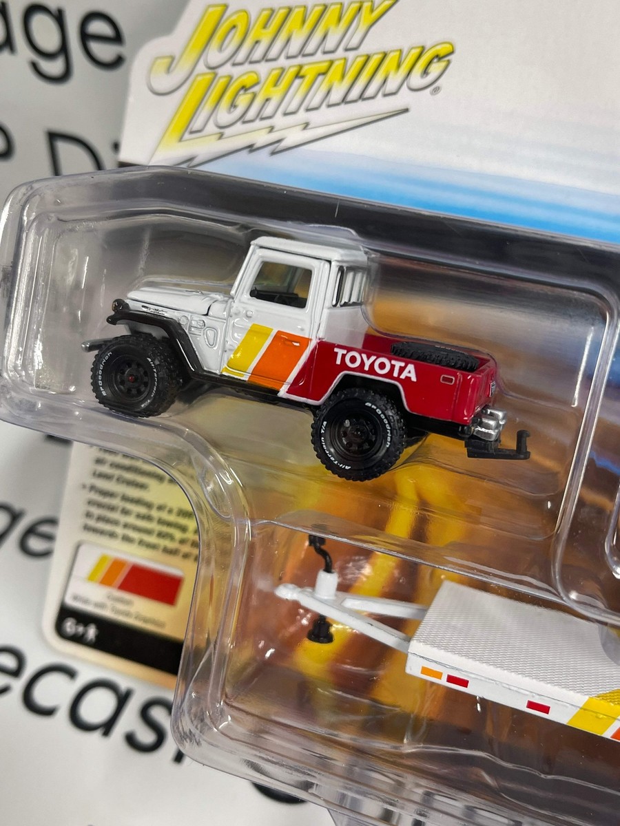 ジョニーライトニング 1980 トヨタ ランドクルーザー & トレーラー JOHNNY LIGHTNING 1980 Toyota Land Cruiser w/Car Trailer TRD