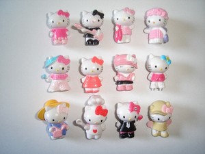 hello kitty figure set