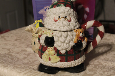 HOLIDAY AT HOME CLASSIC SOLUTION EARTHENWARE SANTA TEAPOT