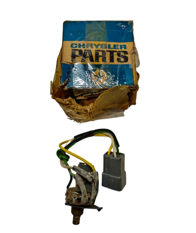 Interruptor centinela faro Chrysler Town & Country 1965-1966 NOS 2587507 Foto 2 de 4