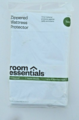 Room Essentials ~ Twin Mattress Protector ~ Waterproof Zippered Vinyl