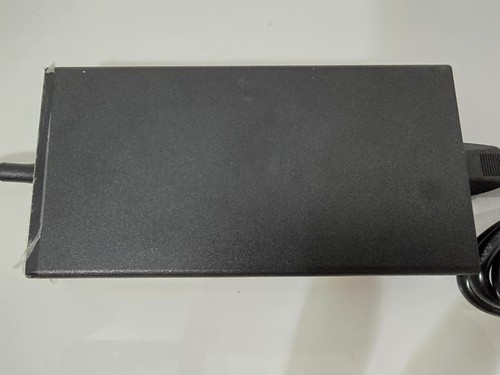 Cargador Adaptador CA 19V 7.1A 135W - Imagen 10 de 13