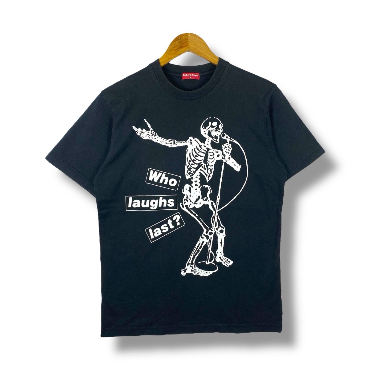 Vintage 00's BARBARA KRUGER Who Laughs Last Artwork Tee Shirt