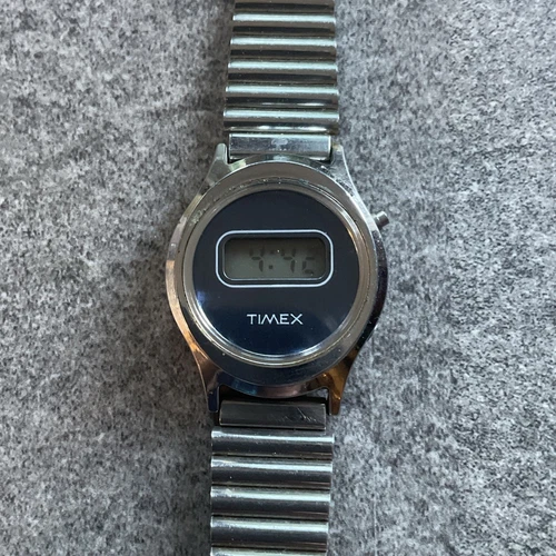 Cool Retro Vintage Timex Womens LCD Digital Watch 27mm Silver Tone Case Bin X