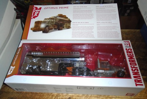 TRANSFORMERS GENERATIONS PLATINUM EDITION OPTIMUS PRIME - Picture 4 of 6
