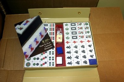 YMI Chinese Mahjong Set,  Bleau Royal  with 146 Medium Tiles, Blue Vinyl Case