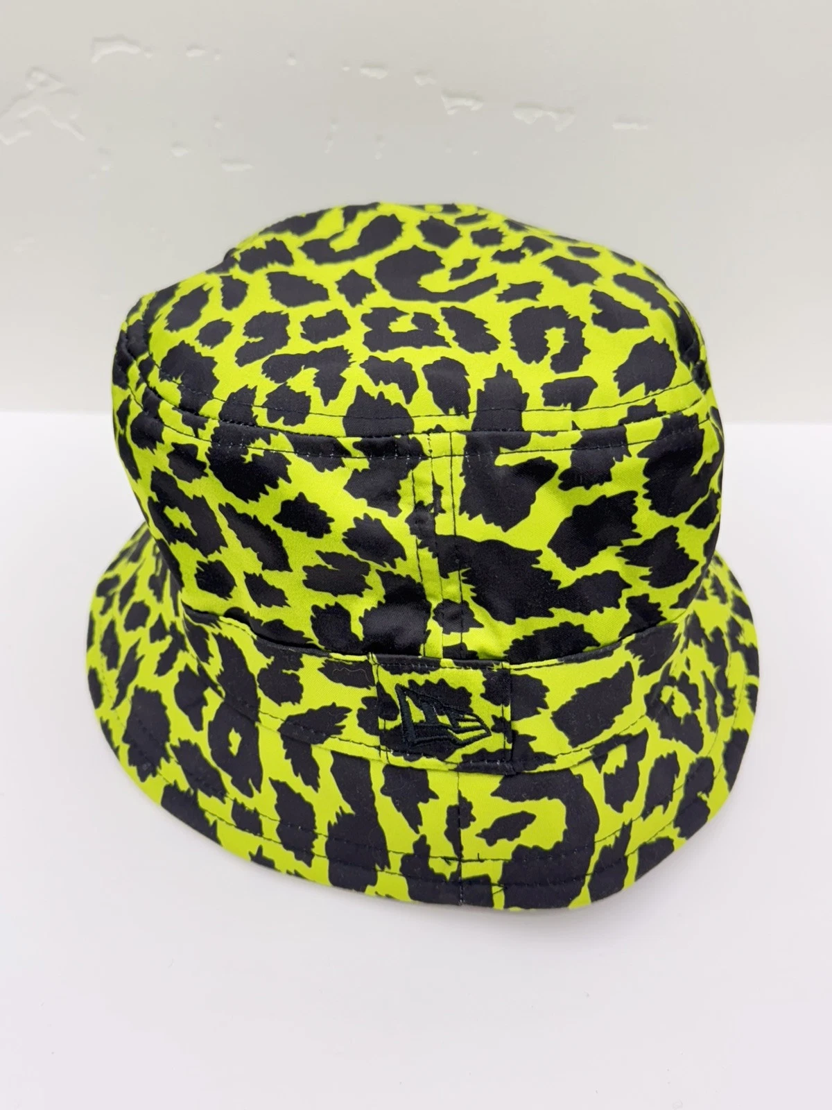 New Era x Jeremy Scott Bucket Hat Leopard Print Green & Black Size Large RARE