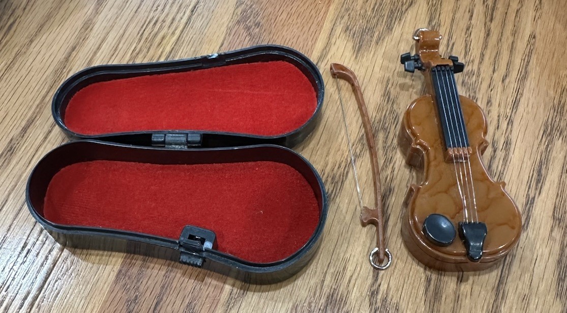 Vintage Imperial Real Sound Toy Violin Plays Songs Key Chain Ring