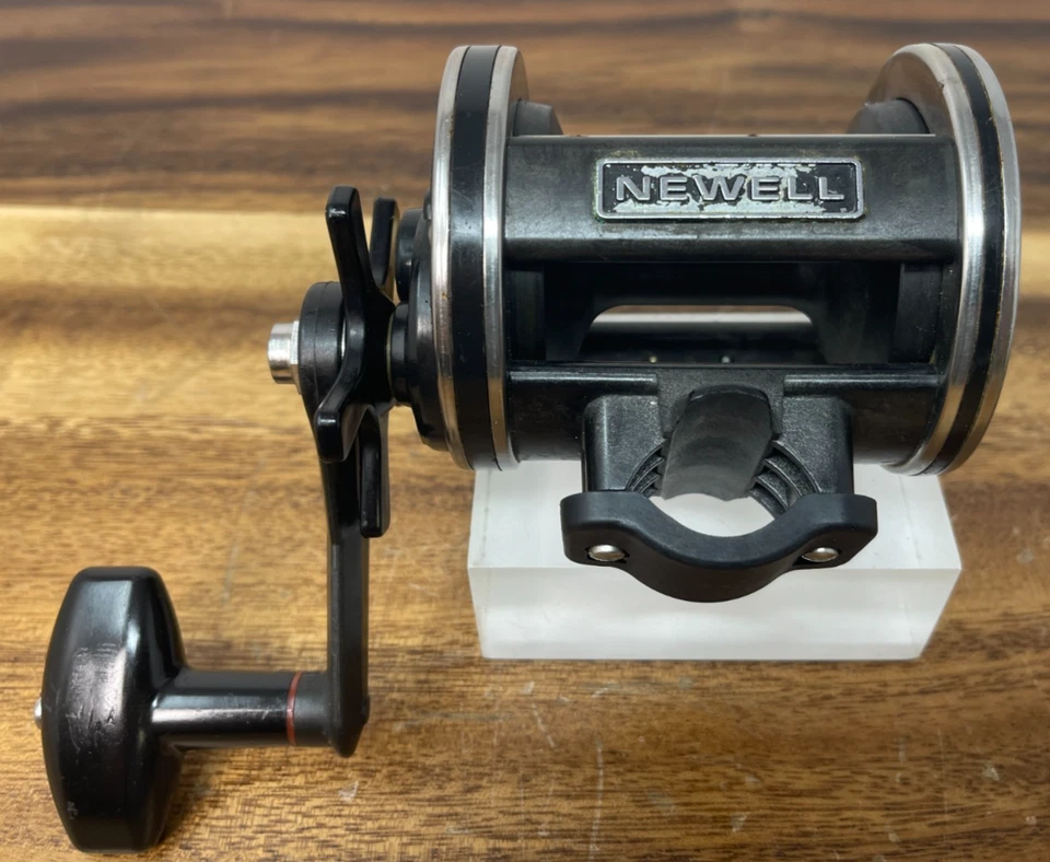 Carrete de pesca convencional Newell G447-F rodamiento de bolas de grafito LEER perilla apretada Foto 2 de 4