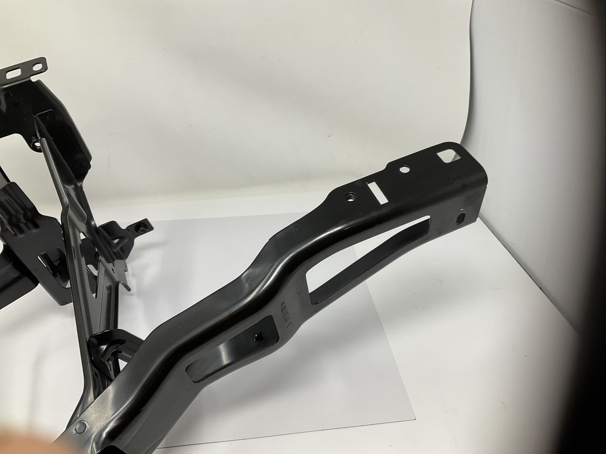 BMW X3 X4 X3/4M Front Left Headlight Bracket Support 175216 BMW X3 X4 X3/4M Front Left Headlight Bracket Support 175216