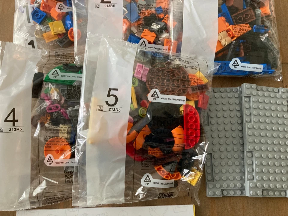 LEGO 77076 Fortnite Durrr Burger Restaurant - NO MINIFIGURES - Build Only! - Image 3 of 4