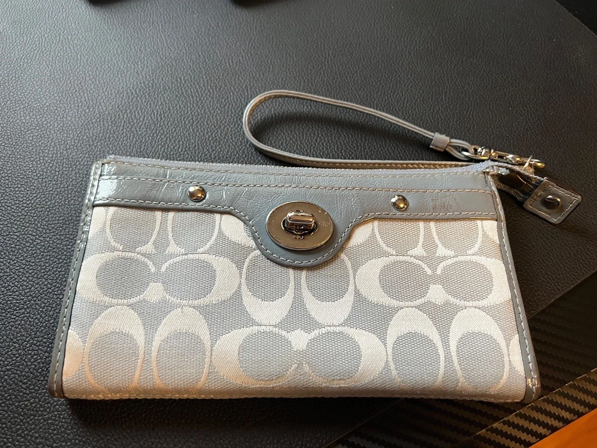 Vintage coach wristlet hotsell