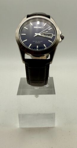 Vintage (Jul 2004) Blue Dial Mens Vintage Seiko Sports 36mm Quartz V743 9A20
