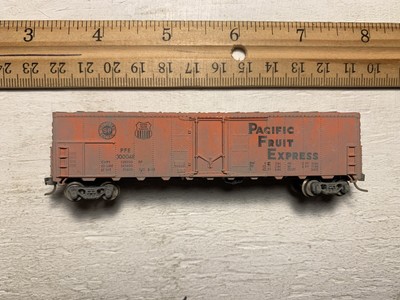 n scale weathered freight cars