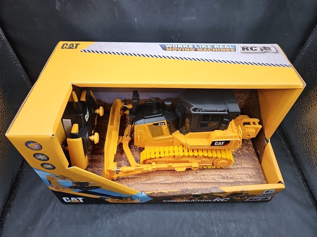 1/35 RC CAT Construction Equipment D7E Track-Type Tractor