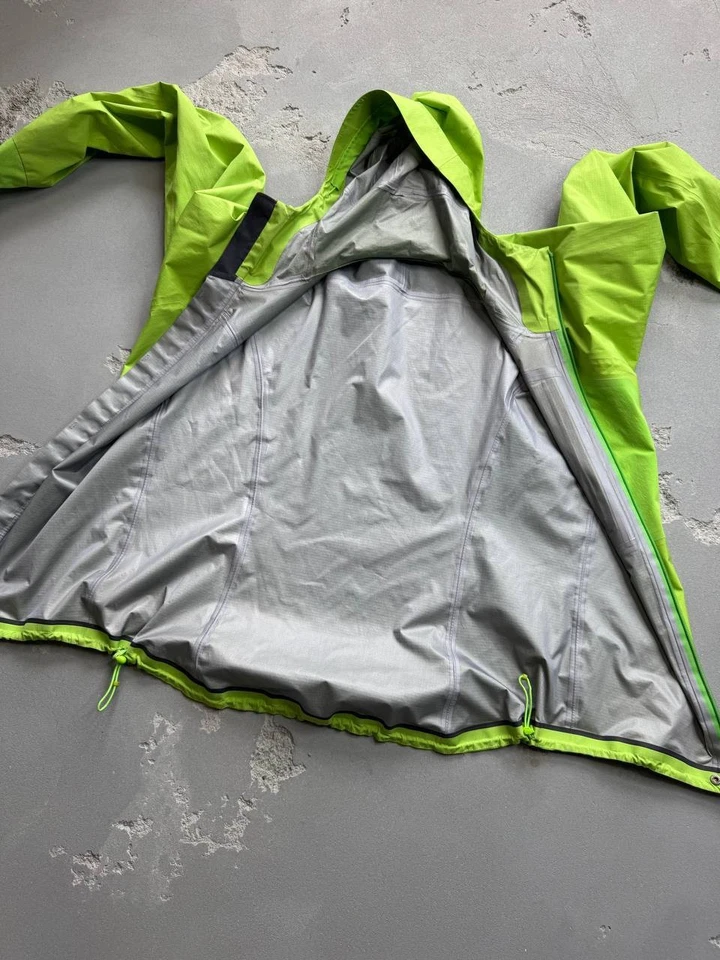 Chaqueta activa ligera Haglofs GoreTex para hombre (M) senderismo al aire libre  Foto 3 de 4