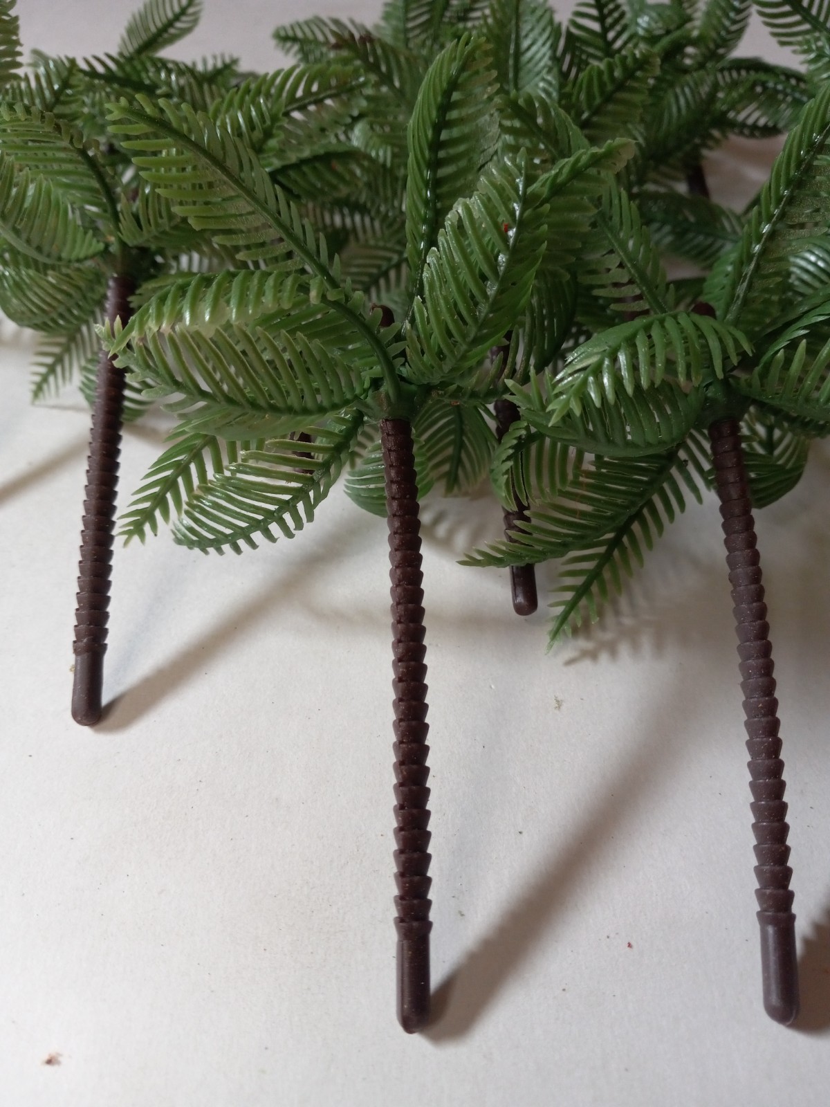 12 palm trees for models, railroads, wargaming, dioramas, etc.  6" x 3"
