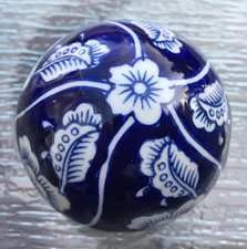 Blue & White Porcelain Decorative Ceramic 3" Carpet Ball Floral Vintage