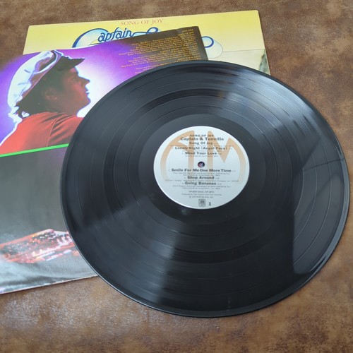 Captain & Tennille - Song Of Joy (1976) SP-4570 - Picture 5 of 6