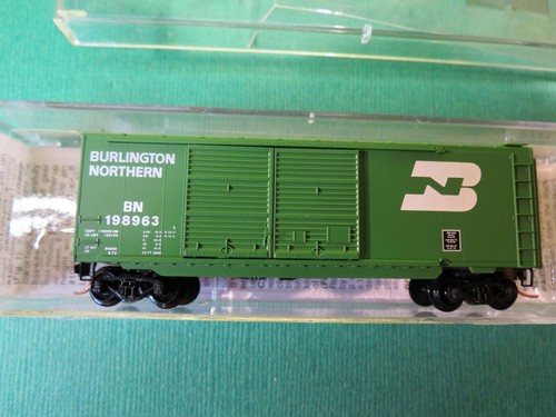 N - Micro-Trains 23080 - 40’ Dbl puerta corredera vagón de carga, BN 198963 NUEVO EN CAJA | Zustand: New