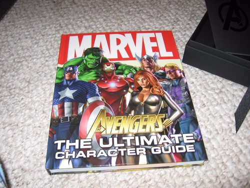 Avengers Best Buy Exclusive Illuminated 3D Lenticular Case Ultimate Character - Picture 4 of 6