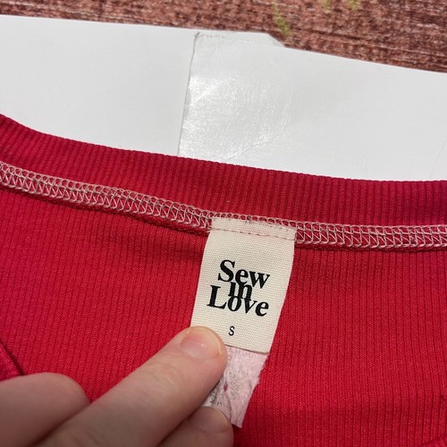 Pulse Boutique Sew in Love Size S Red Long Sleeve Ribbed Shirt Curved Hem EUC! - Picture 2 of 3