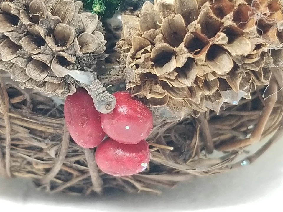 Nido de bayas Bluebirds adorno de Navidad madera brillante hecho a mano vintage Foto 3 de 4