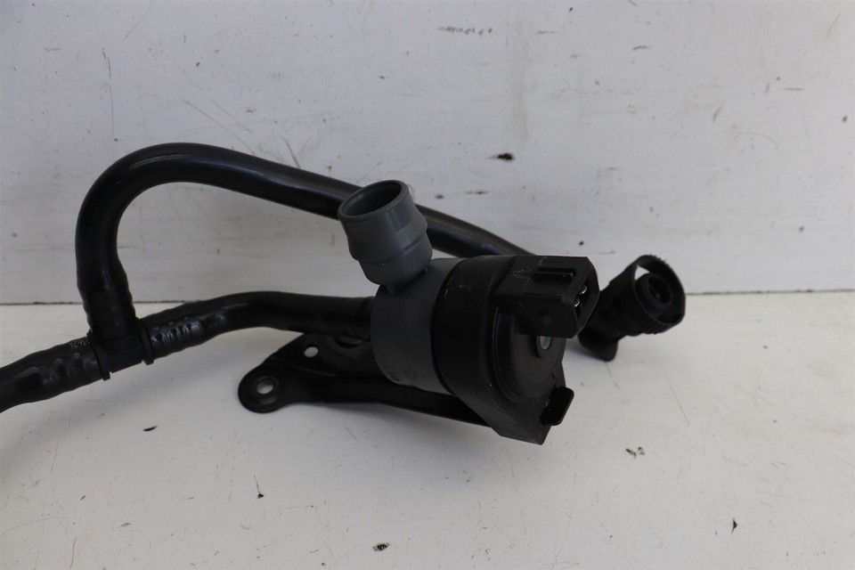 BMW M4 F83 2014 Fuel Tank Vent Valve + Vacuum Hoses Pipes 7636149 J242
