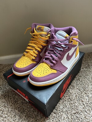 Jordan 1 Retro High OG Brotherhood 2022 University Gold  display picture 2