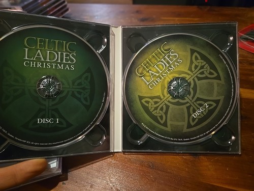 Christmas CD Lot 3 CDs A Celtic Christmas • Santa’s World Beat • While Shepherds - Foto 10 di 10