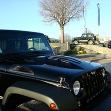 Avenger Hood grundiert mit Carbon Einlässen Motorhaube Jeep Wrangler JK 07-18