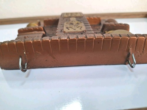 VTG 1963 Miller Studio Inc. Chalkware Kitchen Wall Hanging Hot Pad Key Holder - Picture 5 of 7